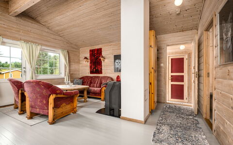 Solbakken: Gebouw, Hout, Comfort, Venster, Interieur Ontwerp, Woonkamer, Verdieping, Flooring, Deur, Hardwood