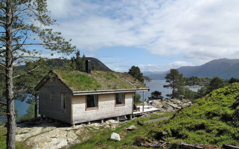 Svanöy: Wolk, Lucht, Fabriek, Venster, Berg, Gebouw, Natuurlijk Landschap, Boom, Huis, Hoogland
