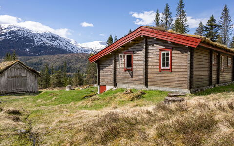 Fjellbris: Gras, Huis, Verblijf, Hut, Hoogland, Landelijk Gebied, Grasland, Landschap, Dak, Land Lot