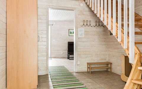 Erikstorp 142: Eigendom, Hout, Interieur Ontwerp, Verdieping, Flooring, Muur, Hal, Gebouw, Onroerend Goed