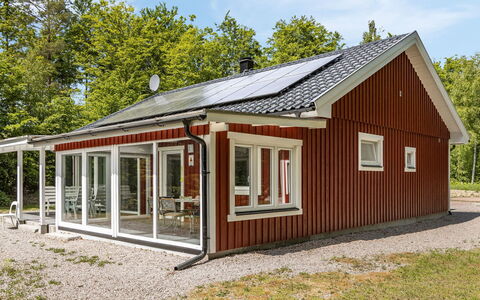 Erikstorp 145: Gebouw, Lucht, Eigendom, Venster, Wolk, Fabriek, Hout, Boom, Deur, Huis