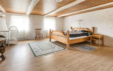 Gåragöl: Gebouw, Meubilair, Venster, Comfort, Huis, Hout, Interieur Ontwerp, Tafel, Woonkamer, Flooring
