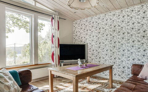 Ängasjö Ekbacken: Meubilair, Eigendom, Tafel, Venster, Comfort, Hout, Textiel, Interieur Ontwerp, Verlichting, Fabriek