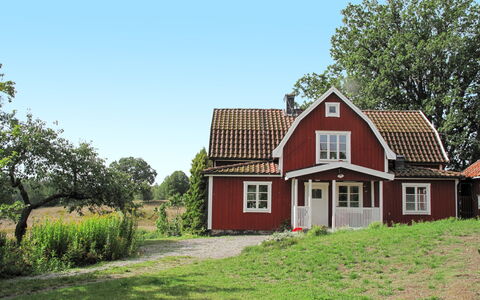 Ilandet: Lucht, Fabriek, Gebouw, Venster, Boom, Huis, Land Lot, Natuurlijk Landschap, Gras, Verblijf
