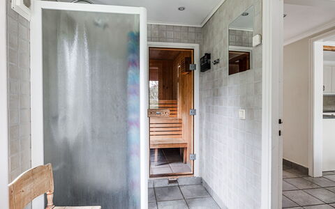 Klinten Totebo: Gebouw, Hout, Deur, Interieur Ontwerp, Flooring, Verdieping, Hal, Verf, Beits