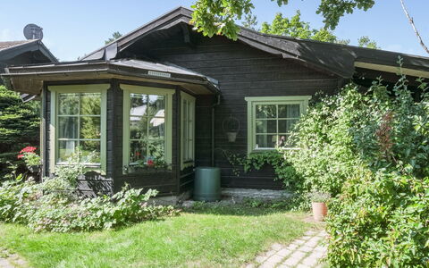 Rindö: Fabriek, Gebouw, Venster, Lucht, Boom, Huis, Land Lot, Deur, Verblijf, Schaduw