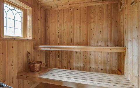 Korpstigen Älgen: Venster, Gebouw, Hout, Interieur Ontwerp, Verdieping, Flooring, Beits, Plank, Stellingen, Straal