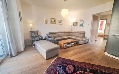 Dr. Adler Top 2 570.3: Meubilair, Interieur Ontwerp, Flooring, Verdieping, Bankstel, Houten Vloer, Hout, Kamer, Woonkamer, Plafond