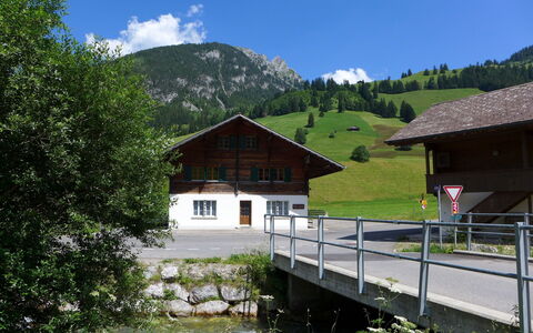 Schwenden 150: Berg, Bergachtig Landvormen, Bergketen, Alpen, Natuurlijk Landschap, Eigendom, Huis, Heuvel Station, Wildernis, Landelijk Gebied