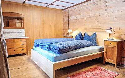 Chalet Alte Post 150.1: Meubilair, Hout, Slaapkamer, Bed, Interieur Ontwerp, Flooring, Verdieping, Kamer, Lade, Bed Frame