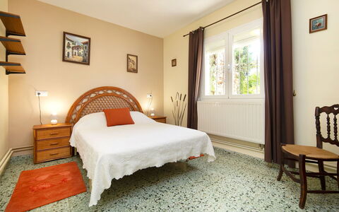 Alma: Slaapkamer, Kamer, Meubilair, Bed, Eigendom, Laken, Bed Frame, Bedding, Interieur Ontwerp, Verdieping