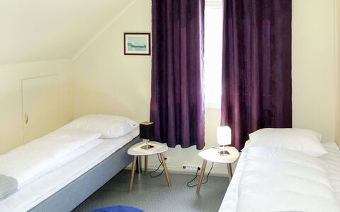 Greenhouse: Meubilair, Eigendom, Comfort, Azure, Purper, Textiel, Interieur Ontwerp, Bed Frame, Lamp, Gordijn