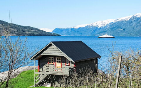 Hardangerrorbu: Water, Lucht, Berg, Fabriek, Gebouw, Natuur, Natuurlijk Landschap, Huis, Hoogland, Meer