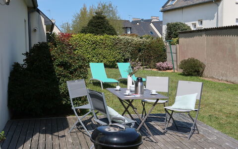 Les Camélias: Fabriek, Meubilair, Tafel, Eigendom, Lucht, Stoel, Gebouw, Buitentafel, Boom, Buitenmeubels