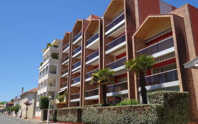 Arcachon 592: Gebouw, Woongebied, Eigendom, Buurt, Gemengd Gebruik, Appartement, Architectuur, Condominium, Onroerend Goed, Grootstedelijk Gebied