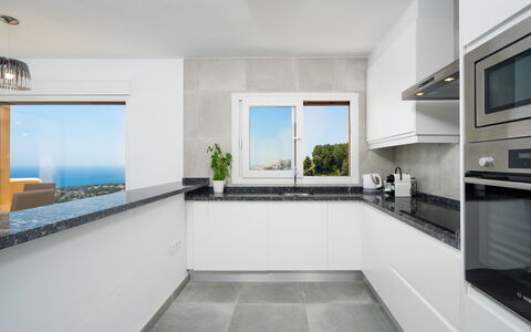 Miramar: Eigendom, Kamer, Interieur Ontwerp, Gebouw, Huis, Architectuur, Plafond, Verdieping, Meubilair, Huis