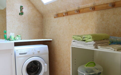Les Marmottes: Wasmachine, Wasruimte, Laundry, Kamer, Major Appliance, Wasdroger, Eigendom, Huishoudapparatuur, Verdieping, Huis