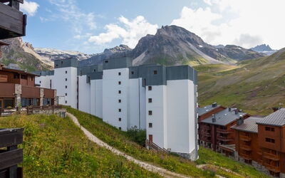 Tignes 336: Bergachtig Landvormen, Berg, Bergketen, Eigendom, Hoogland, Huis, Alpen, Gebouw, Bergdorp, Architectuur