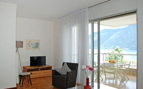 Apt. Lugano Majestic Panorama: Kamer, Eigendom, Meubilair, Interieur Ontwerp, Woonkamer, Gebouw, Huis, Verdieping, Deur, Architectuur