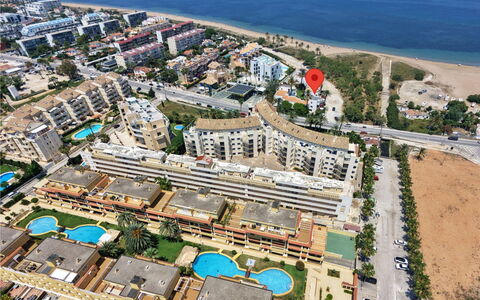 Albaranas: Woongebied, Appartement, Toevlucht, Condominium, Hotel, Zwembad, Badplaats, Badplaats, Luchtfotografie