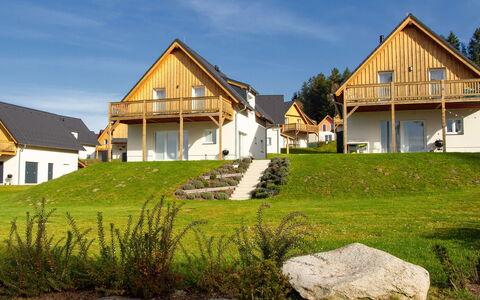 Lakeside Village 3: Lucht, Wolk, Fabriek, Gebouw, Venster, Hout, Natuurlijk Landschap, Land Lot, Huis, Boom