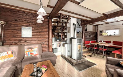 Knusperhaus Gretel 200.45: Meubilair, Hout, Huis, Interieur Ontwerp, Woonkamer, Verblijf, Stoel, Bankstel, Kamer, Blokhut