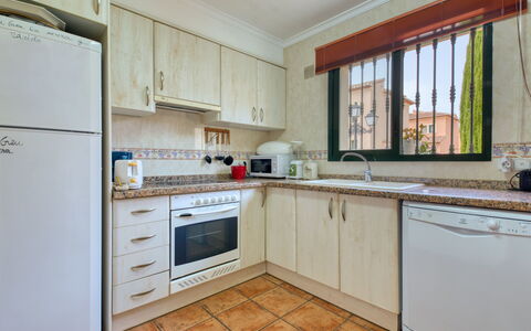 Jardines del Mar: Eigendom, Kamer, Keuken, Cabinetry, Meubilair, Countertop, Gebouw, Onroerend Goed, Huis, Interieur Ontwerp