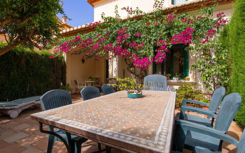 Jardines del Mar: Eigendom, Patio, Huis, Gebouw, Onroerend Goed, Binnenplaats, Villa, Backyard, Vakantie, Huis
