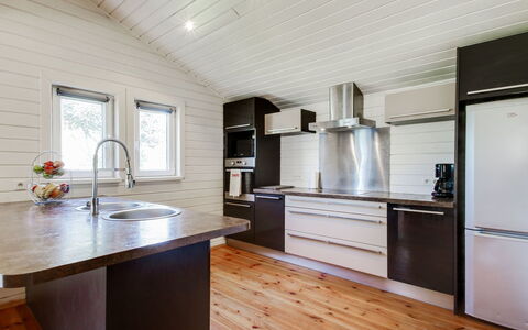 Pen-Guen: Countertop, Cabinetry, Gootsteen, Eigendom, Wastafel, Kraan, Meubilair, Keuken, Kamerplant, Toestel Van De Keuken