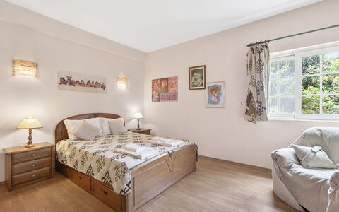 Monte Meco: Meubilair, Bed, Interieur Ontwerp, Slaapkamer, Verdieping, Kamer, Hout, Flooring, Plafond, Bedding
