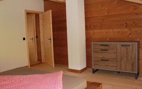 Alphaus Hasler: Eigendom, Cabinetry, Hout, Gebouw, Lade, Flooring, Beits, Verdieping, Deur