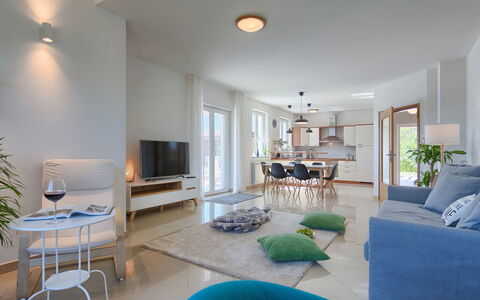 Eugen: Woonkamer, Kamer, Meubilair, Interieur Ontwerp, Eigendom, Gebouw, Groen, Koffietafel, Huis, Tafel