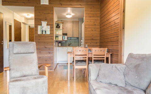 Ylläs Chalets A507: Meubilair, Stoel, Buitenmeubels, Tafel, Hout, Buitentafel, Keuken En Eettafel, Schaduw, Tuin, Paraplu