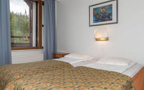 Ylläs Chalets A507: Meubilair, Stoel, Buitenmeubels, Tafel, Hout, Buitentafel, Keuken En Eettafel, Schaduw, Tuin, Paraplu