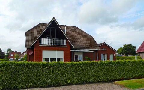Alina: Eigendom, Huis, Huis, Woongebied, Onroerend Goed, Gebouw, Dak, Architectuur, Verblijf, Land Lot