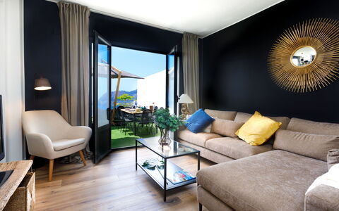 Creativo: Kamer, Meubilair, Eigendom, Interieur Ontwerp, Woonkamer, Gebouw, Suite, Verdieping, Muur, Onroerend Goed