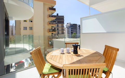Calpe Beach i: Eigendom, Kamer, Interieur Ontwerp, Gebouw, Huis, Meubilair, Onroerend Goed, Huis, Tafel, Architectuur