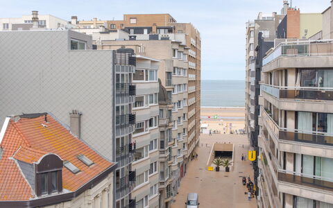 Rooftop Breeze with Parking: Woongebied, Buurt, Stedelijk Gebied, Dak, Architectuur,  Dorf\, Appartement, Gebouw, Eigendom, Grootstedelijk Gebied