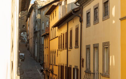 Appartamento Zefferini: Lucht, Venster, Gebouw, Buurt, Huis, Beige, Facade, Tinten En Schaduwen, Stad