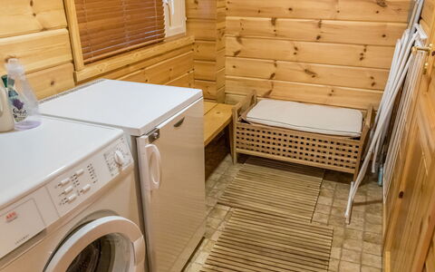 Ylläskaira a: Meubilair, Stoel, Buitenmeubels, Tafel, Hout, Buitentafel, Keuken En Eettafel, Schaduw, Tuin, Paraplu
