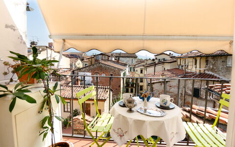 Sinidio: Eigendom, Balkon, Gebouw, Kamer, Onroerend Goed, Interieur Ontwerp, Huis, Architectuur, Appartement, Vakantie