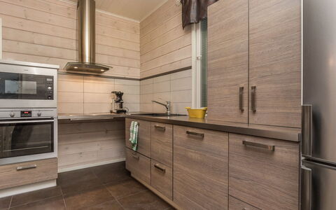 Pertunmaa 603: Cabinetry, Keuken, Countertop, Flooring, Meubilair, Hout, Toestel Van De Keuken, Lade, Interieur Ontwerp, Verdieping
