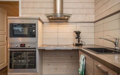 Pertunmaa 603: Flooring, Keuken, Cabinetry, Hout, Countertop, Verdieping, Toestel Van De Keuken, Interieur Ontwerp, Meubilair, Huishoudapparatuur