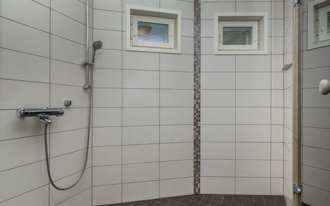 Pertunmaa 605: Meubilair, Stoel, Buitenmeubels, Tafel, Hout, Buitentafel, Keuken En Eettafel, Schaduw, Tuin, Paraplu