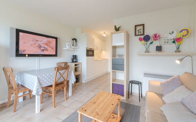 Siena with Parking and Shared Pool 230.4: Eigendom, Kamer, Meubilair, Gebouw, Onroerend Goed, Interieur Ontwerp, Huis, Verdieping, Woonkamer, Tafel