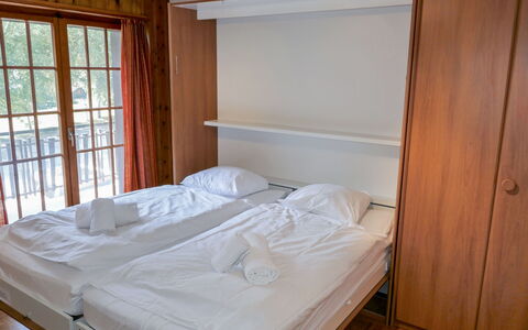 Nendaz 663: Bed, Slaapkamer, Meubilair, Kamer, Laken, Eigendom, Bed Frame, Matras, Muur, Bedding