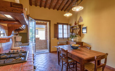 borghigiana-parrino-san-miniato-multiproperty-buratta-kitchen