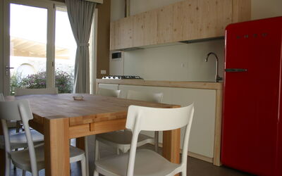 Matria: Kamer, Eigendom, Meubilair, Huis, Keuken, Gebouw, Interieur Ontwerp, Cabinetry, Tafel, Architectuur