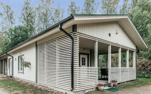 B: Meubilair, Stoel, Buitenmeubels, Tafel, Hout, Buitentafel, Keuken En Eettafel, Schaduw, Tuin, Paraplu