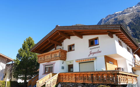 Huben 608: Huis, Verf, Balkon